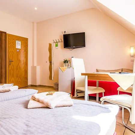 Schütze Superior 2* Hürth