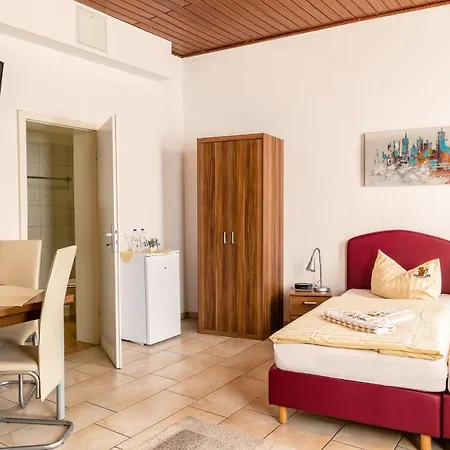 Schütze Superior 2* Hürth