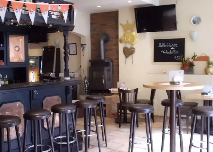 Schuetze Superior 2* Hürth