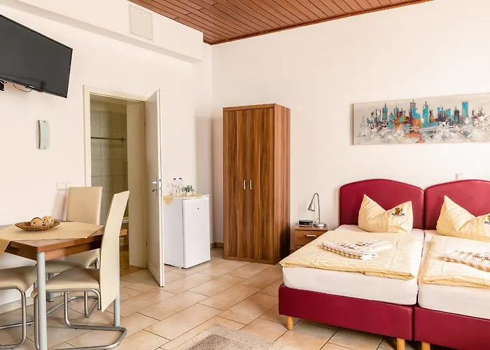 Schuetze Superior 2* Hürth